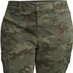 Terra & Sky camo cargo pants